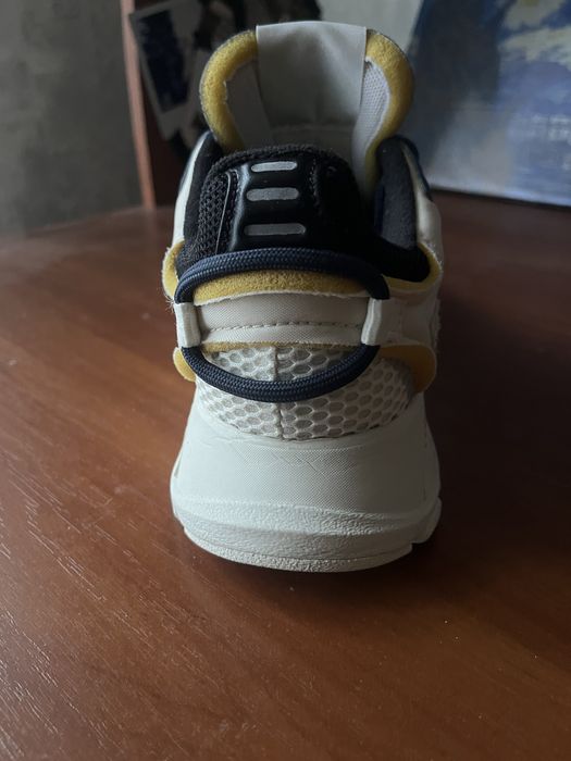 Оригінальні кросівки Lacoste