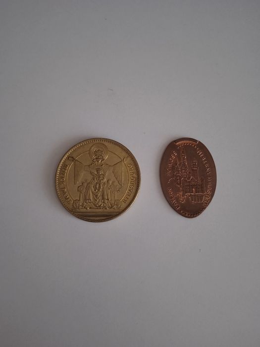 Монета Нотр Дам + монета Норшванштайн