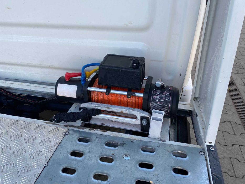 IVECO DAILY Autolaweta Najazd Nowy najzad wciagarka oświetlenie led