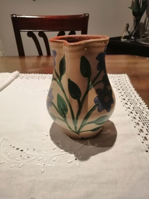 Caneca de barro pintada mão+potes de barro
Brancos bordado ing