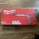 Pistolet wyciskacz do silikonu kleju milwaukee C18 PCG/400T-201B Nowy