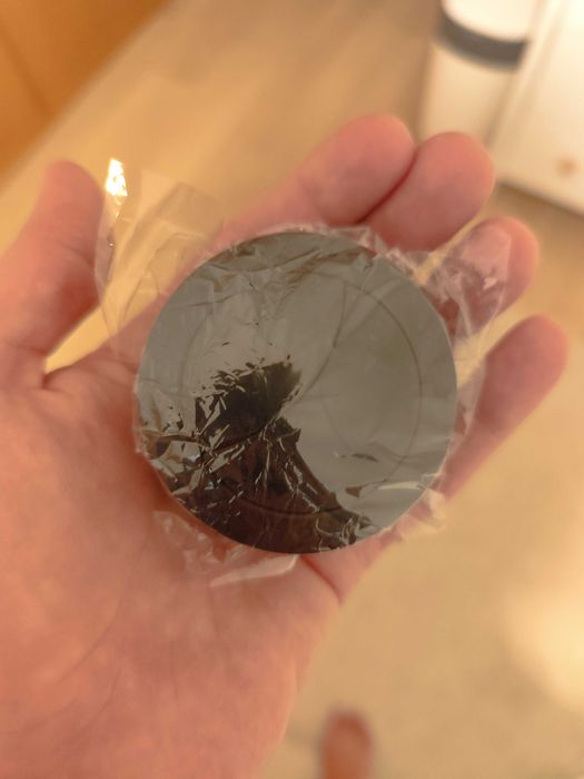 Botão sanita em preto