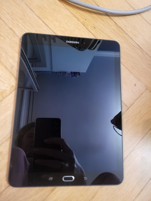 Планшет Samsung  sm-t819Планшет Samsung SM-T819 довго був у користуван