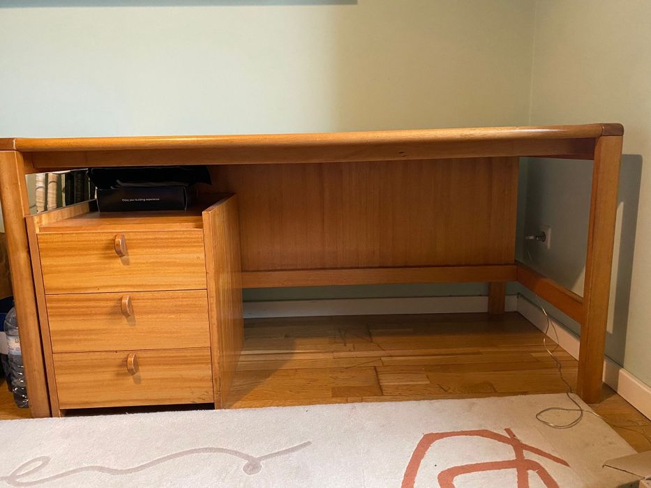 Secretária em madeira