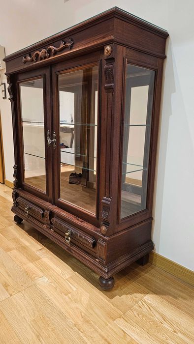 Vitrine em excelente estado