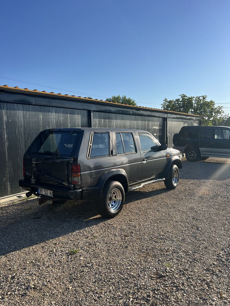 Suporte roda traseira Terrano1