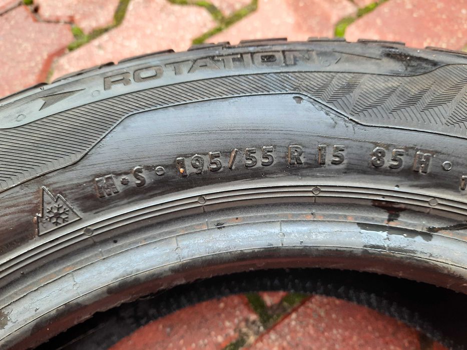 Opony zimowe 195x55R15 Uniroyal 2 szt  Z449