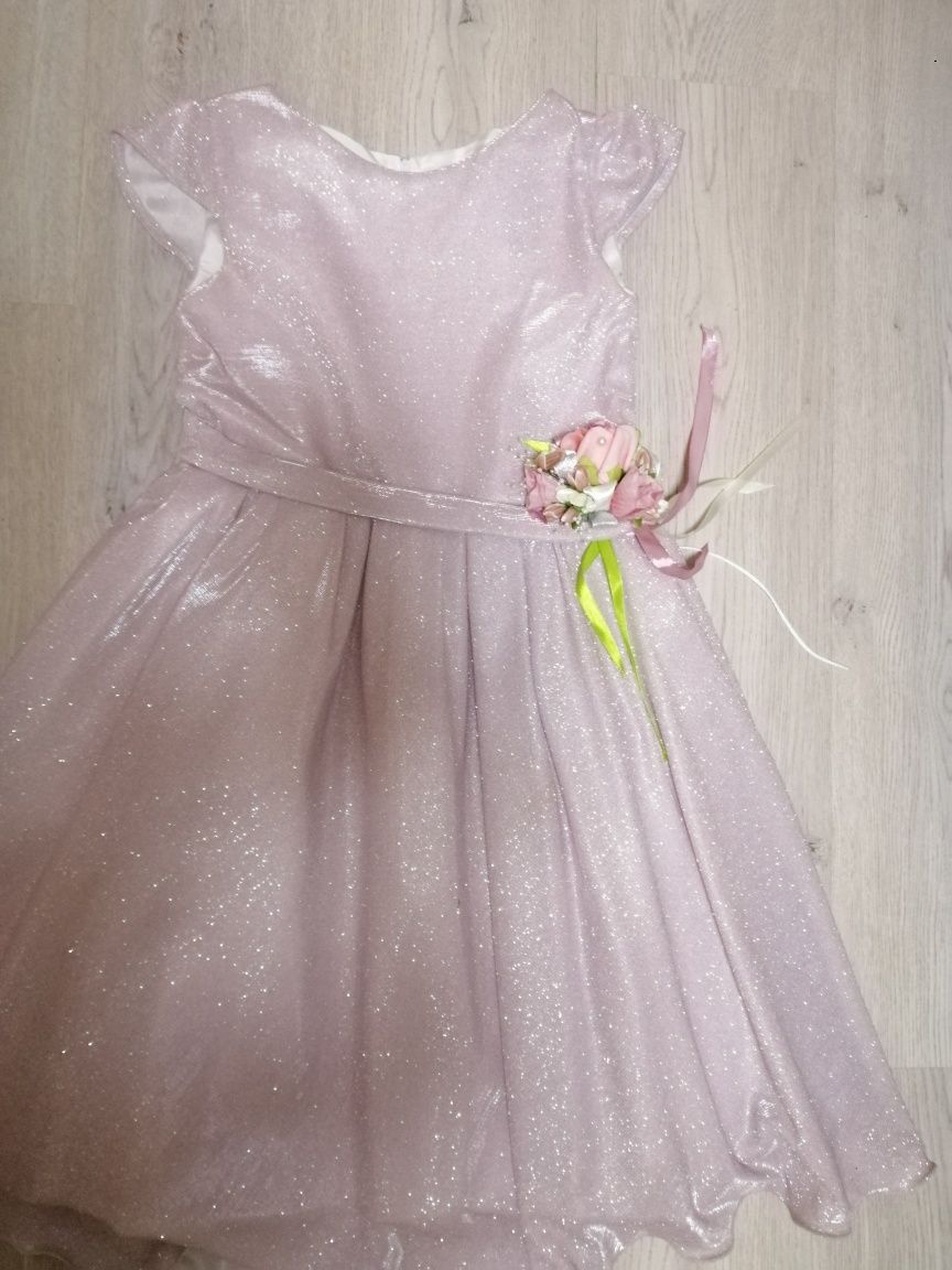 Ніжне фіолетове святкове плаття
