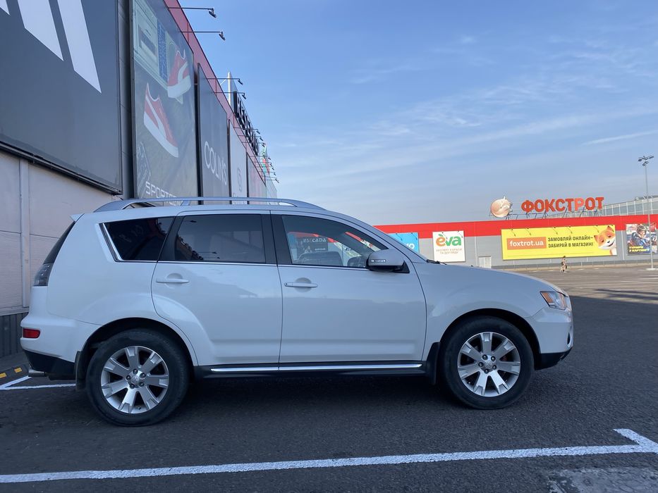 OUTIANDER XL 2010 2.2 автомат