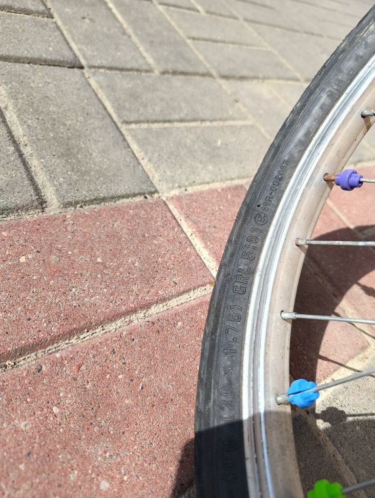 Rowerek dziecięcy 20 cali koła + kask b twin