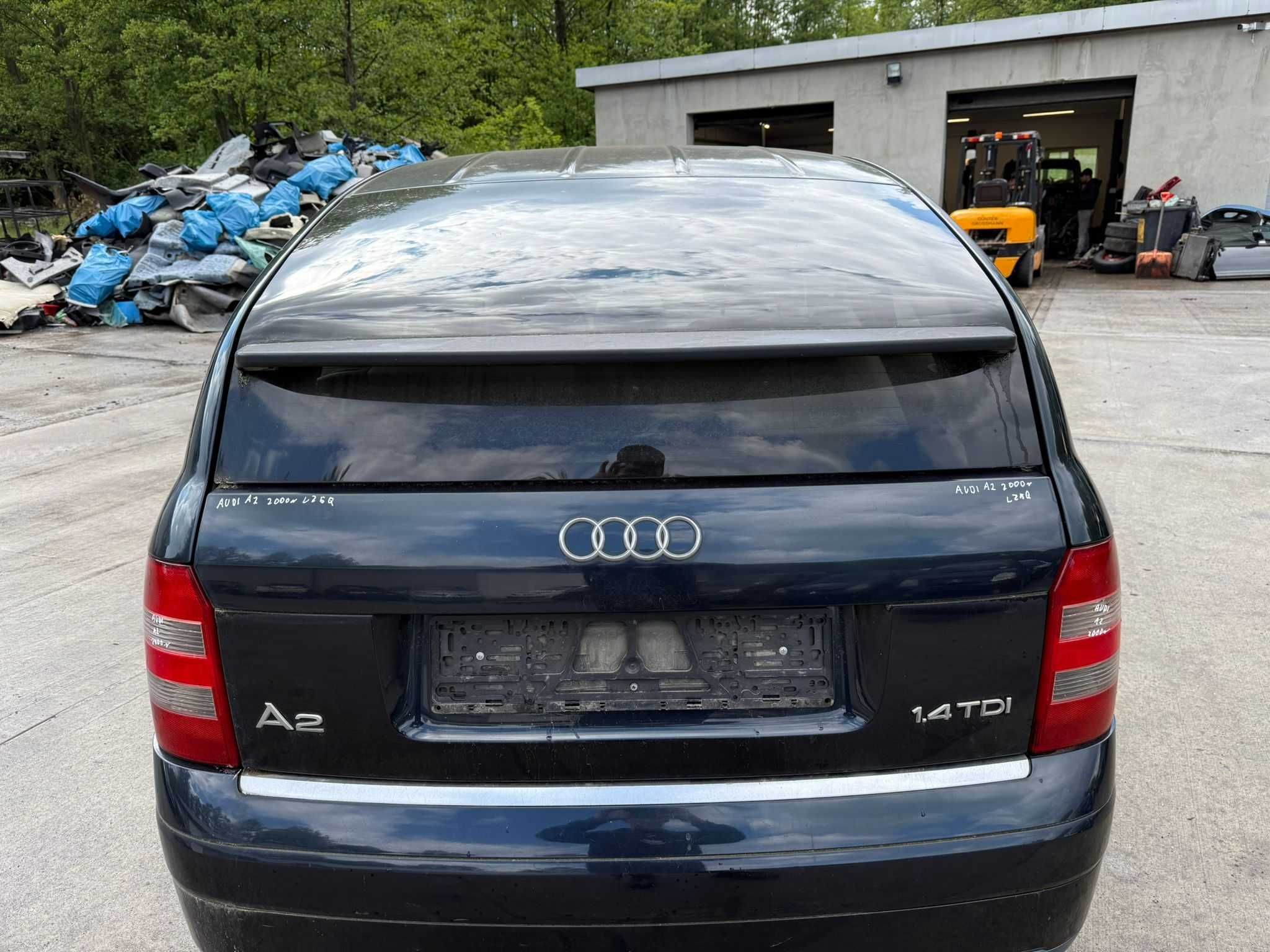 Na części drzwi przednie/tylnie / maska audi a2 1.4tdi LZ5Q