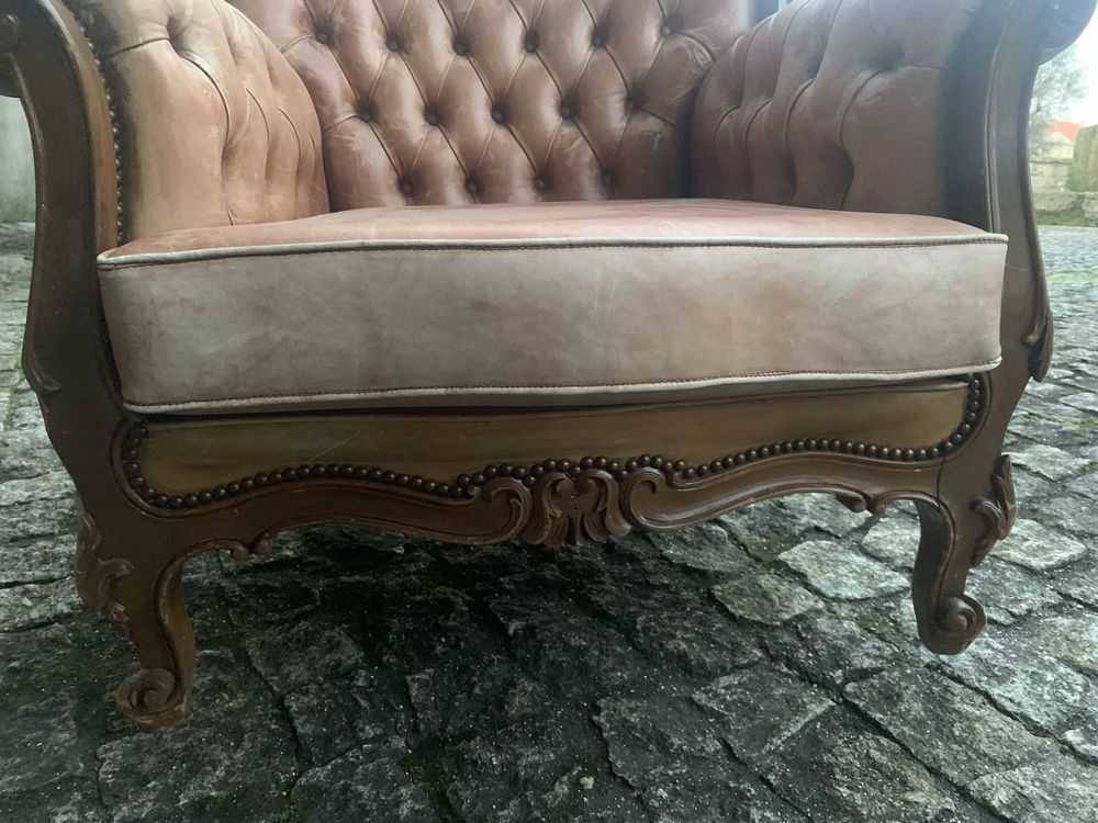 Poltrona / sofá / cadeira vintage com frisos de madeira