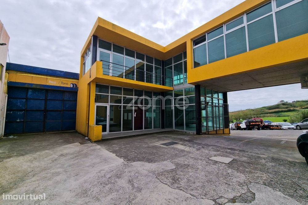 Armazém com 700m² na Relva – Excelente Localização