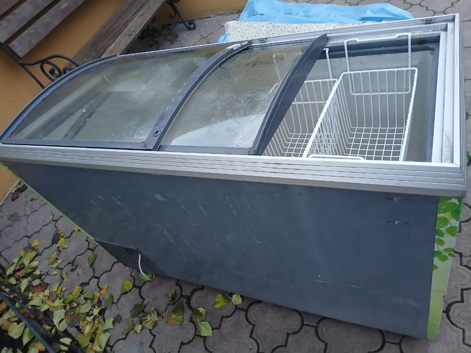 Морозильний ларь