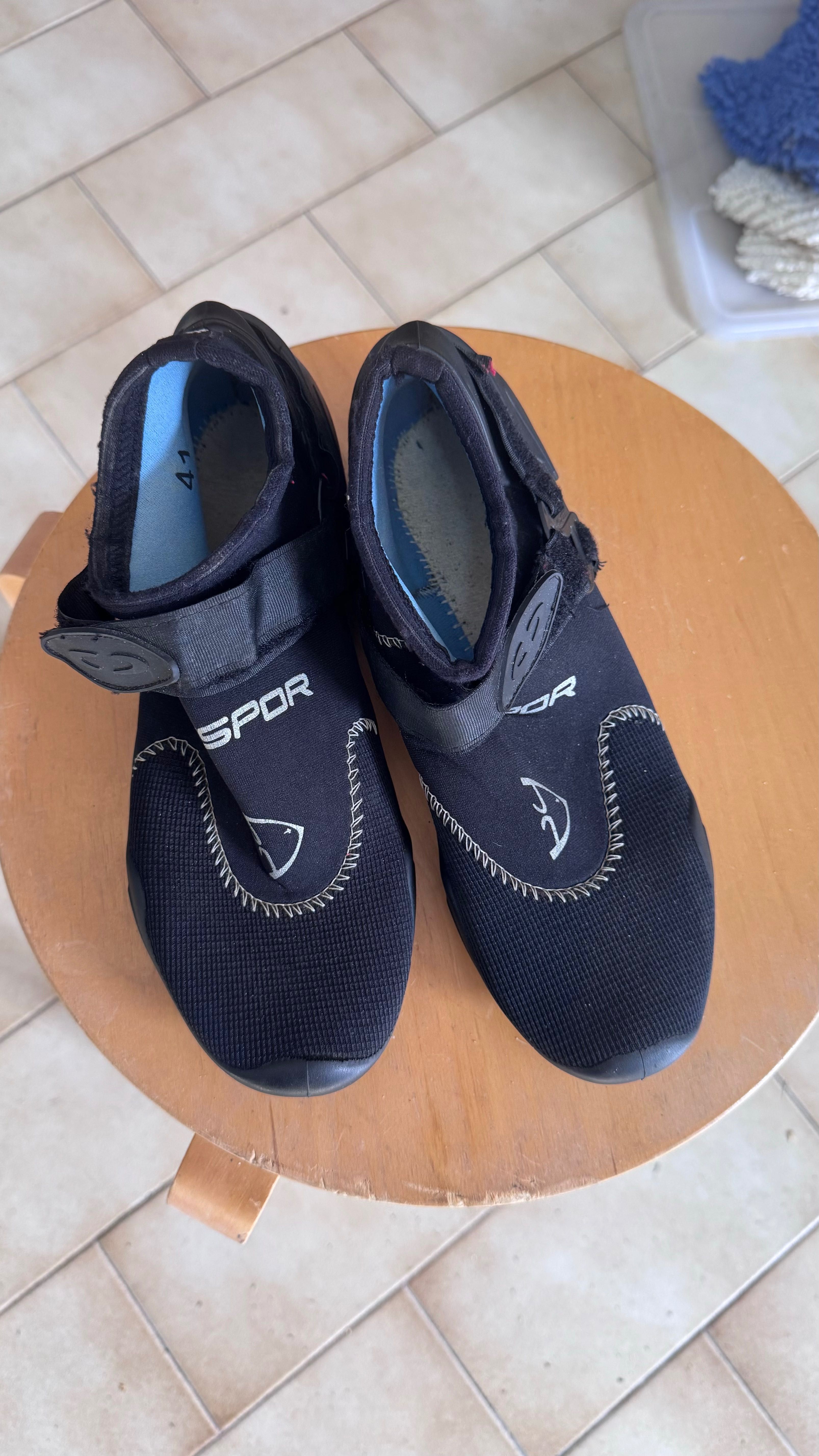 Botas para surf. vela, kite, canoagem, remo, etc.
