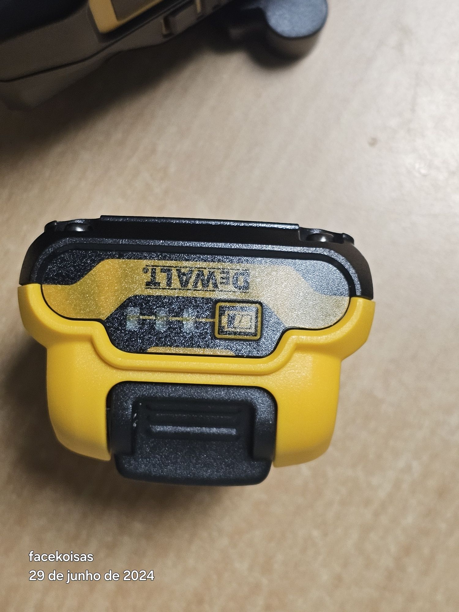 Nivel laser Dewalt 12 linhas