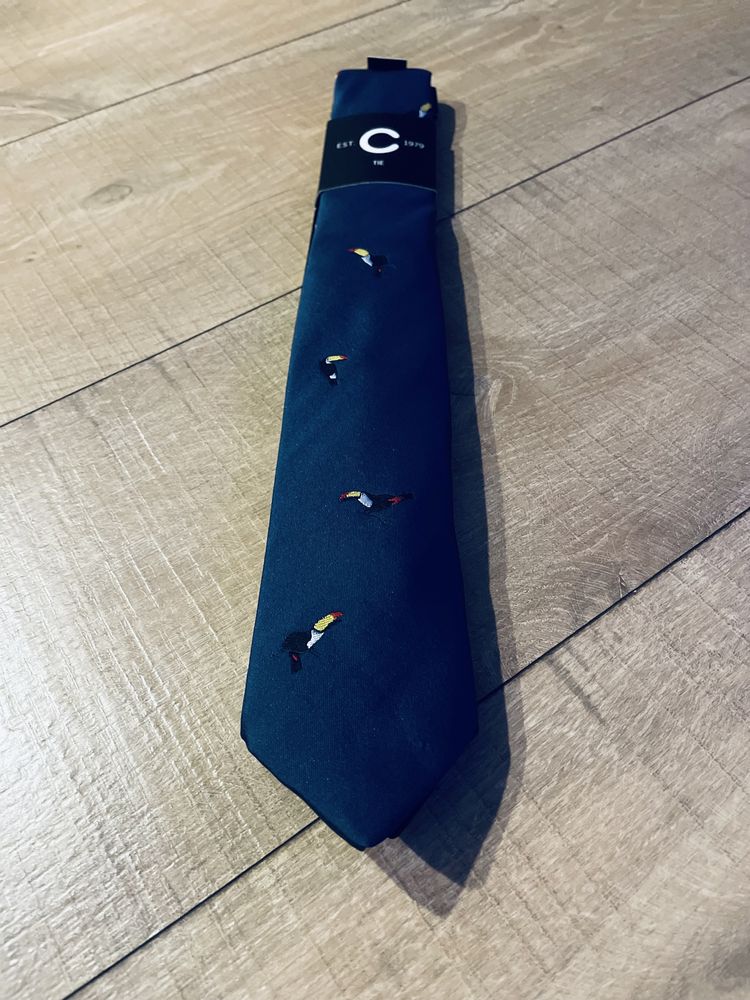 Nowy krawat z tukanami