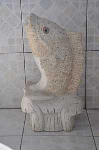 Fontanna z kamienia Rzeźba z granitu ryba kamienna 54cm 20kg