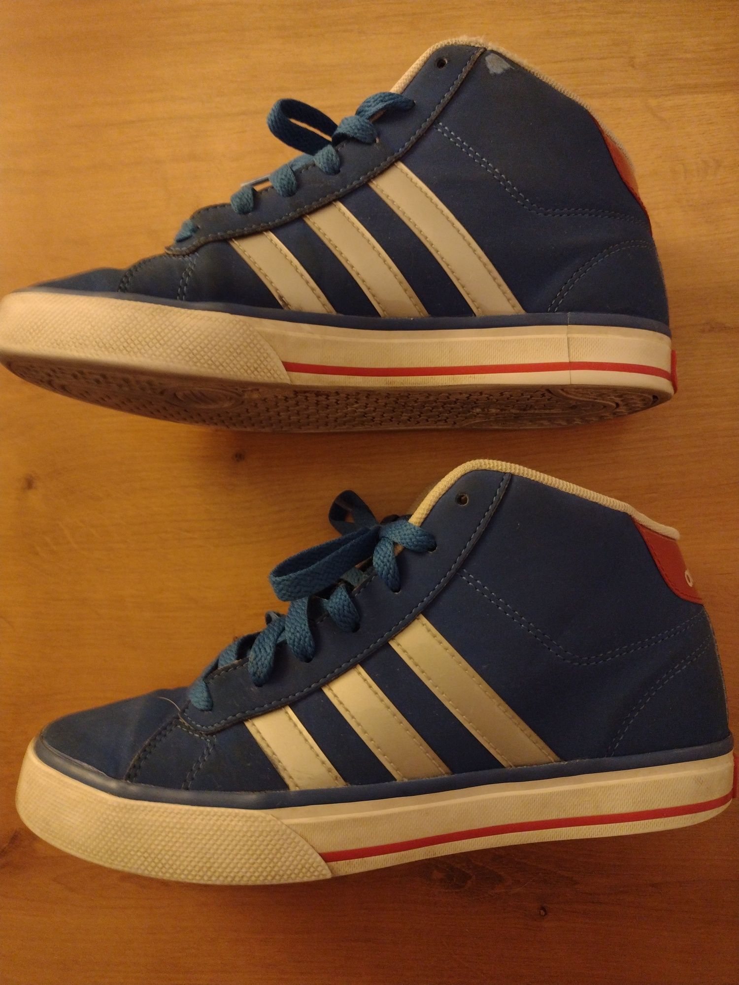 Buty sportowe dla chłopca- adidas 35,5.