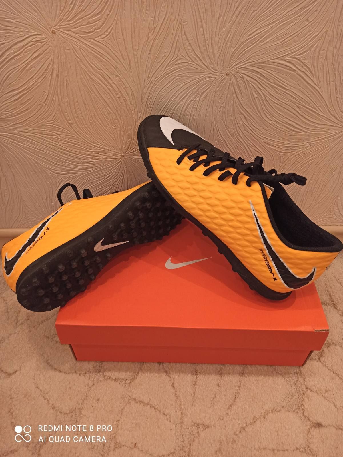 Сороконожки Nike Hypervenom