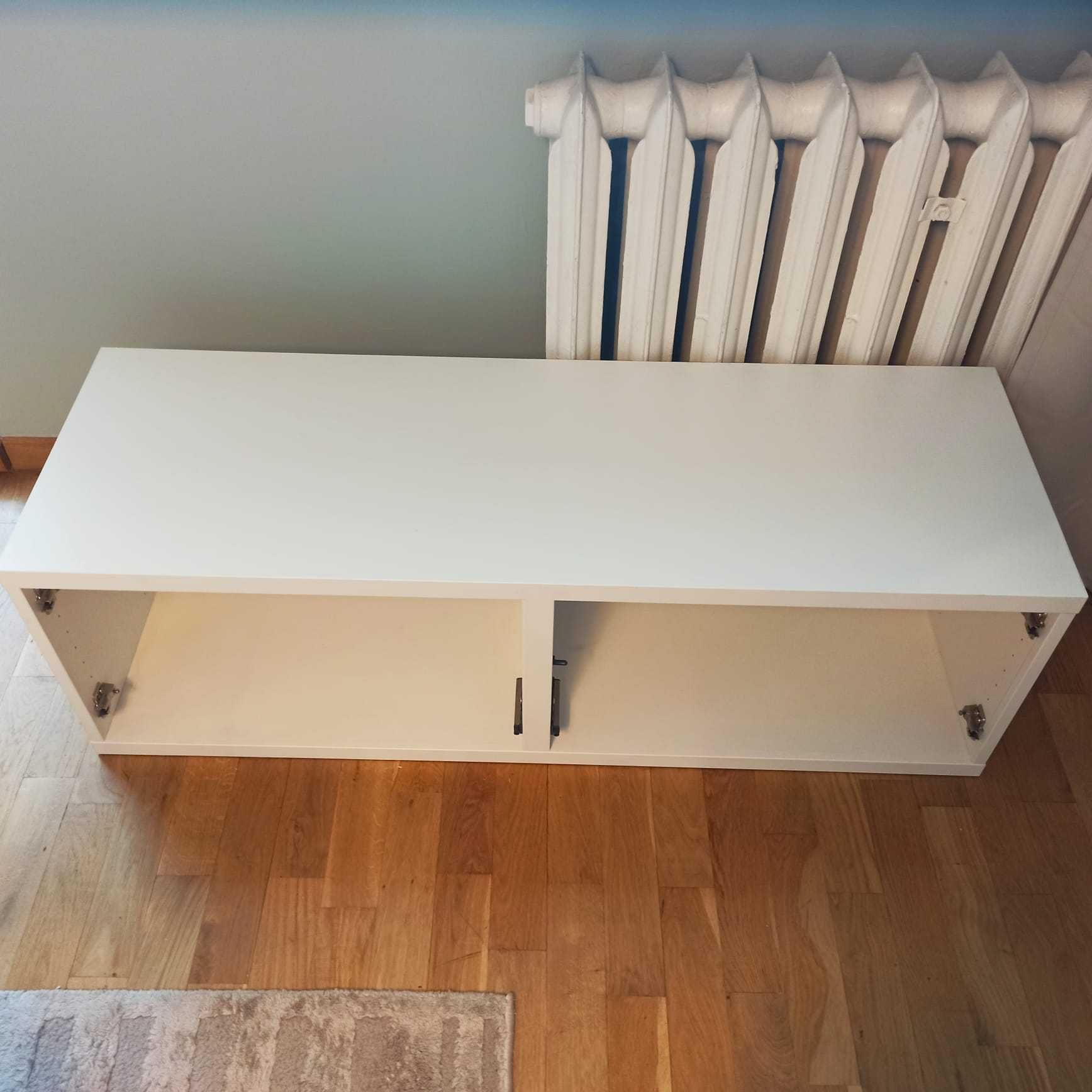 Ikea Besta zestaw białych szafek wiszących