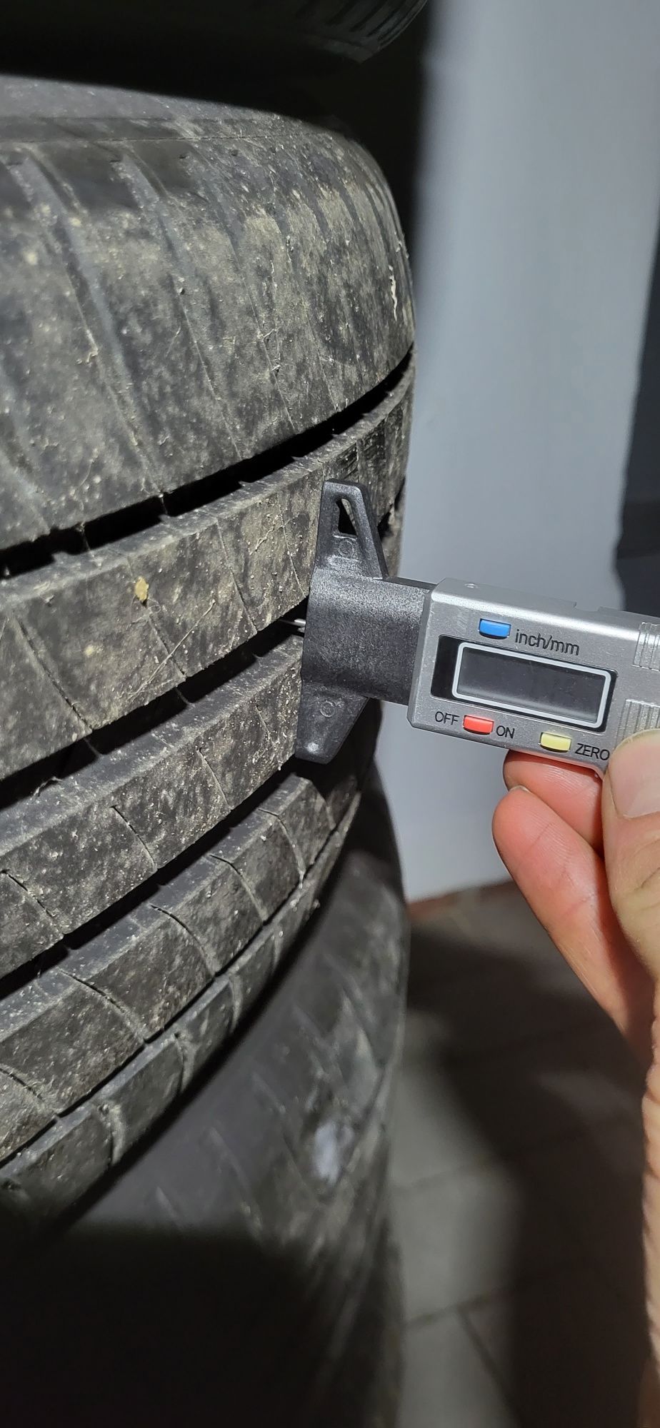 4шт 225 55 r18 98v 7.1мм рік 19 Michelin шини резина 215 50