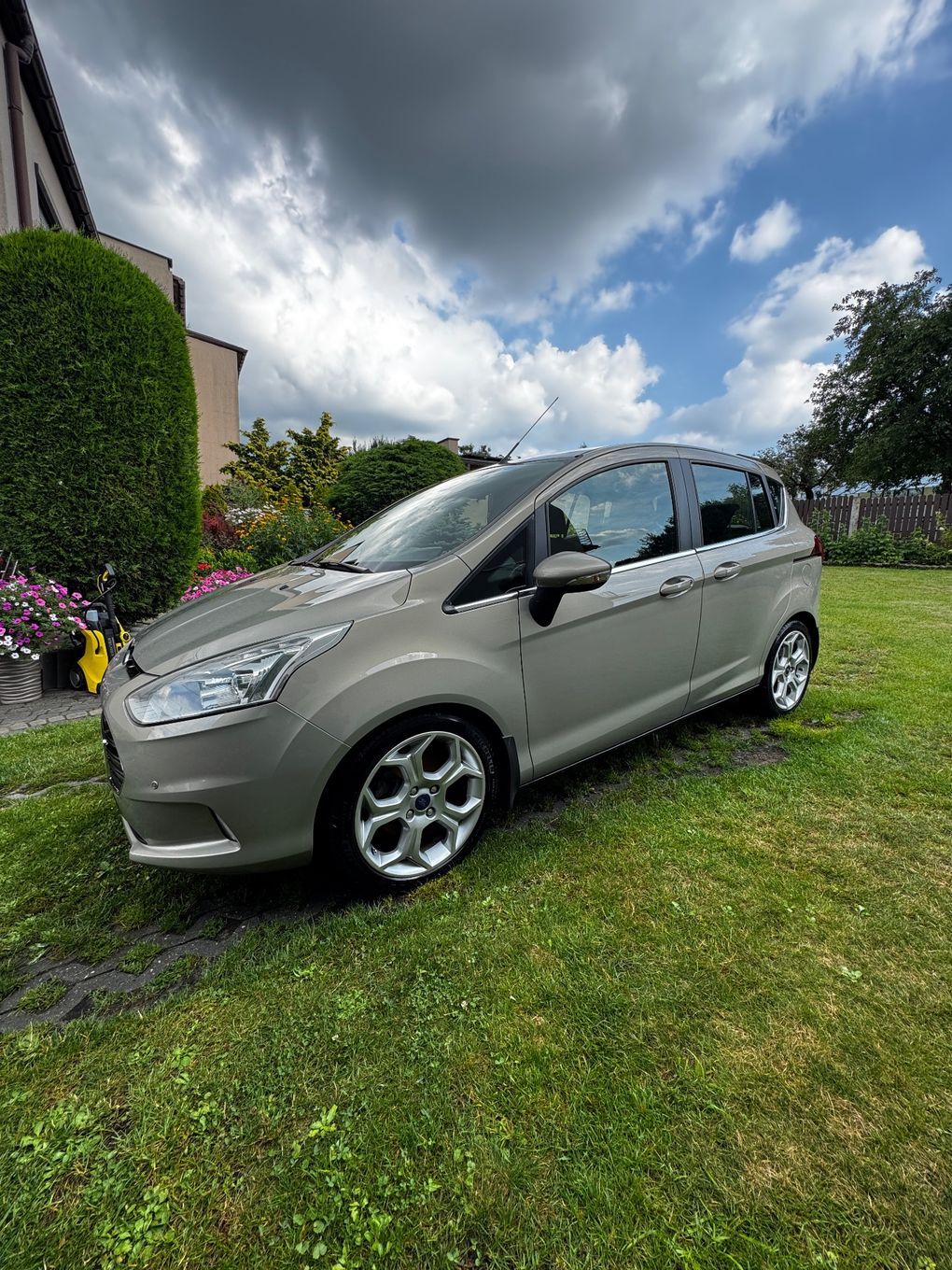 Ford B-MAX Ford B-MAX Titanium X ASS