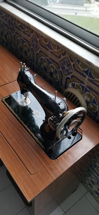 Máquina de Costura Singer