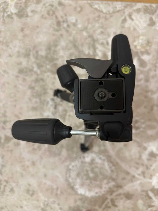 Алюмінієвий 3-секційний штатив Manfrotto 190XPRO та головка 804RC2