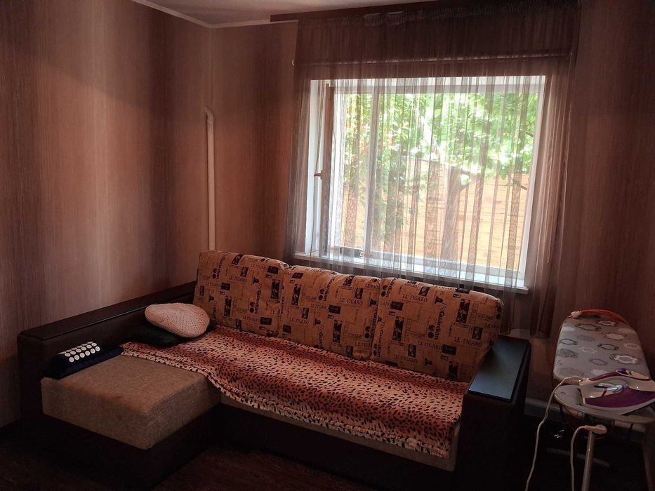 Будинок з ремонтом та басейном у Крюкові