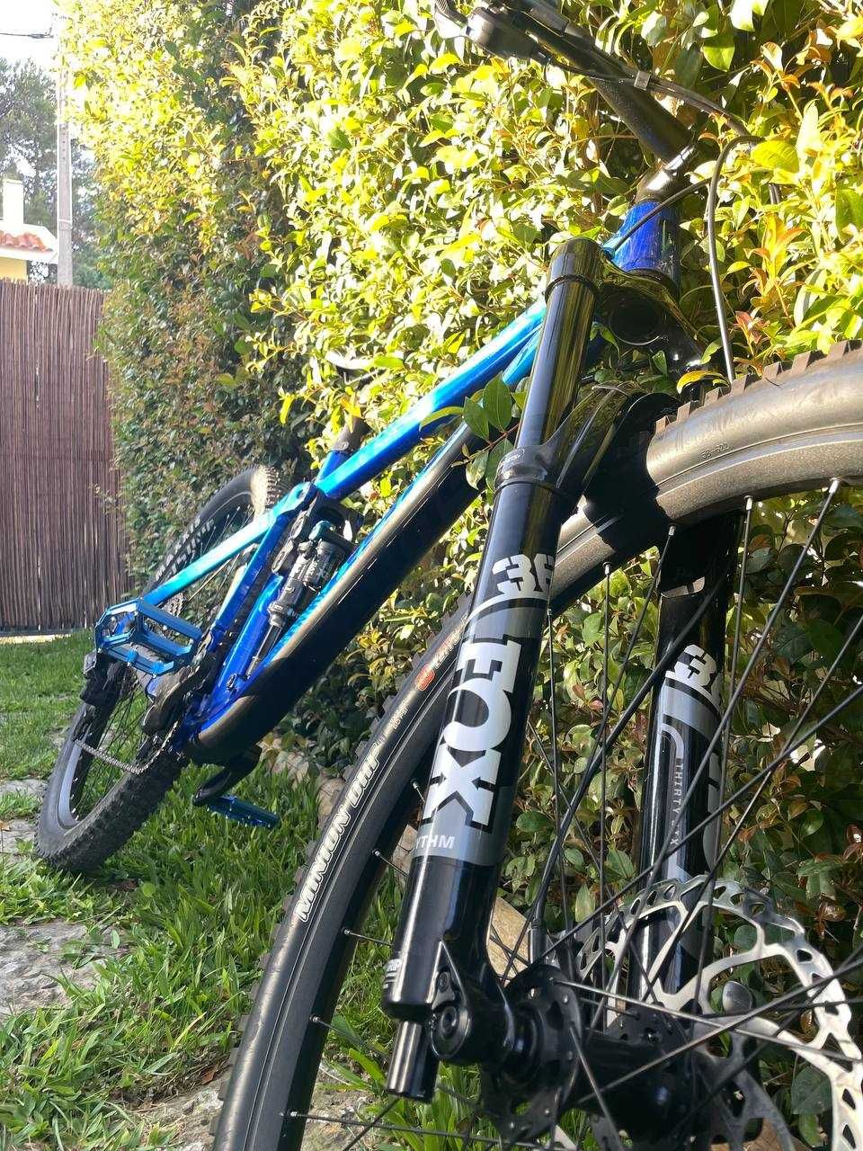 Bicicleta de Enduro, Ghost Riot AM 29 2022