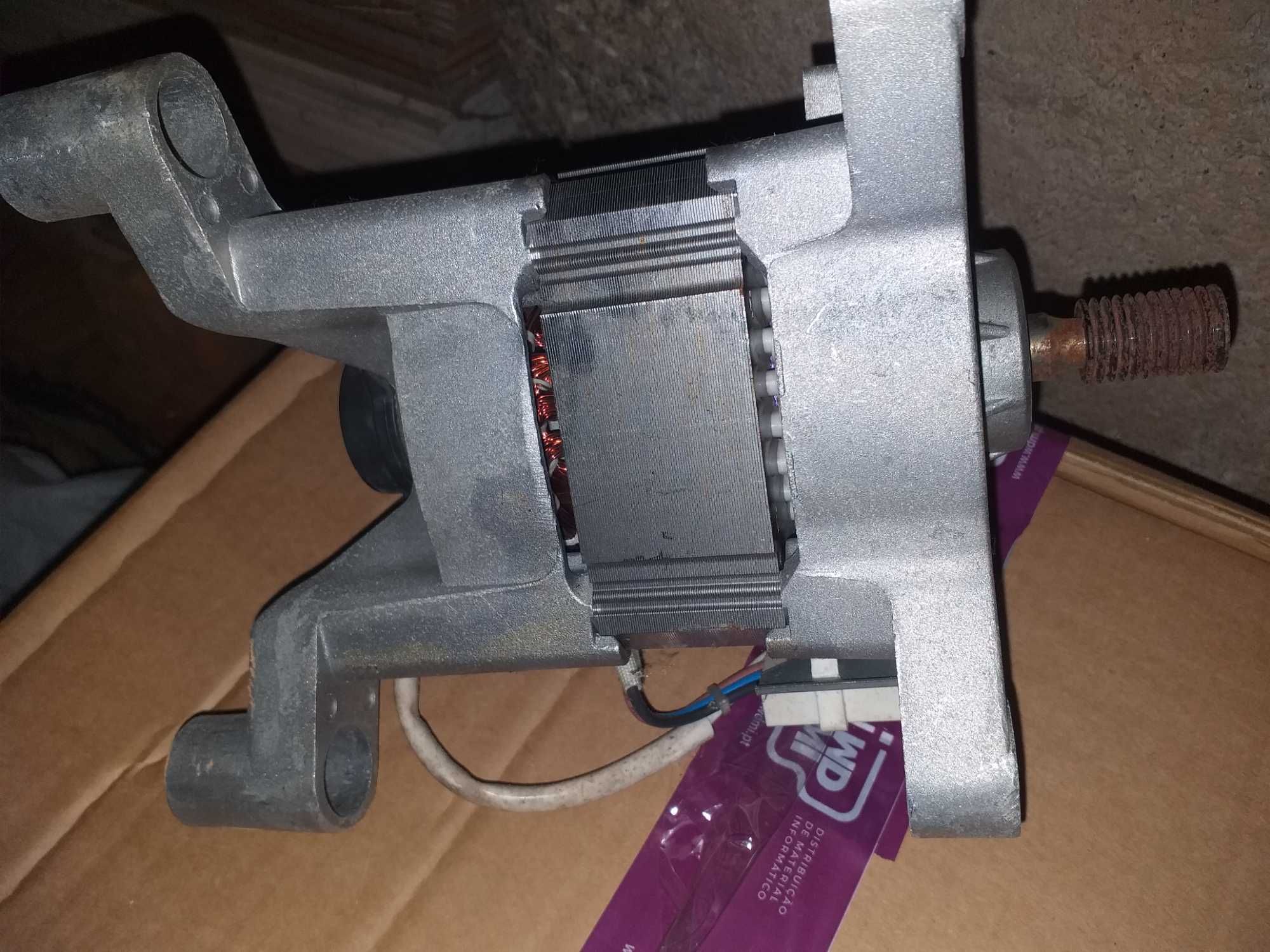 Motor máquina indesit