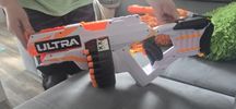 2 pistolety NERF ze strzałkami