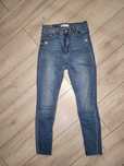 Spodnie jeansowe marki Bershka