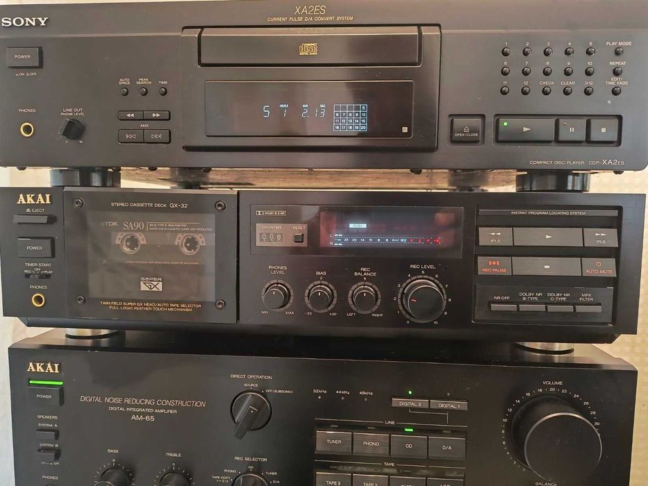 Касетна дека AKAI GX-32 Cassette Deck