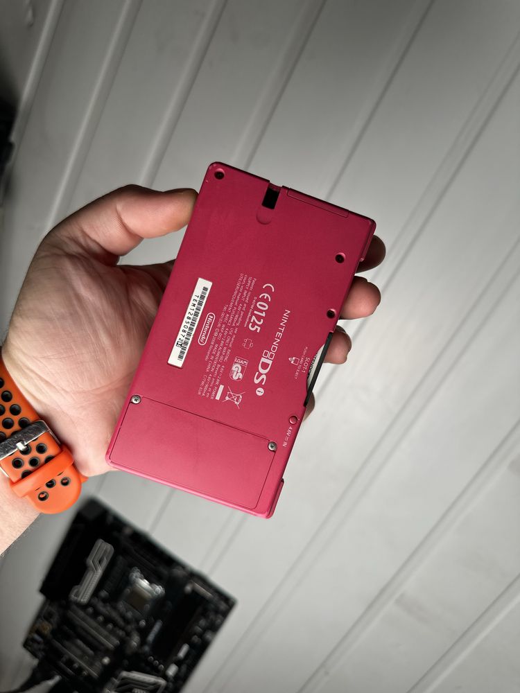 Ігрова приставка Nintendo DS