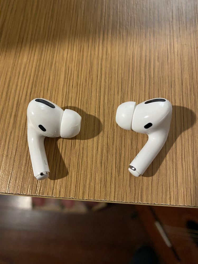 Airpods  pro 1 gen  com wireless charging (novos de garantia )