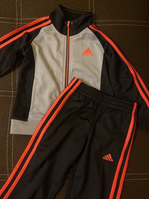 Спортивний костюм adidas ,4р