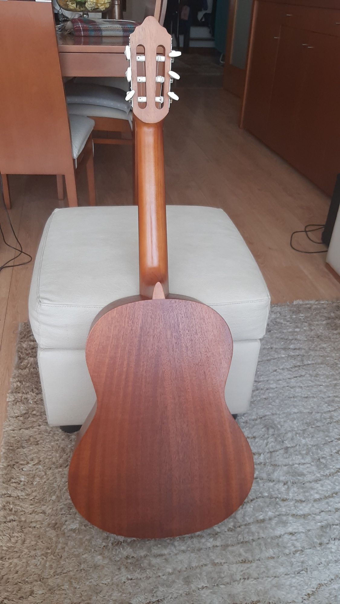 Guitarra clássica Valencia com saco incluído