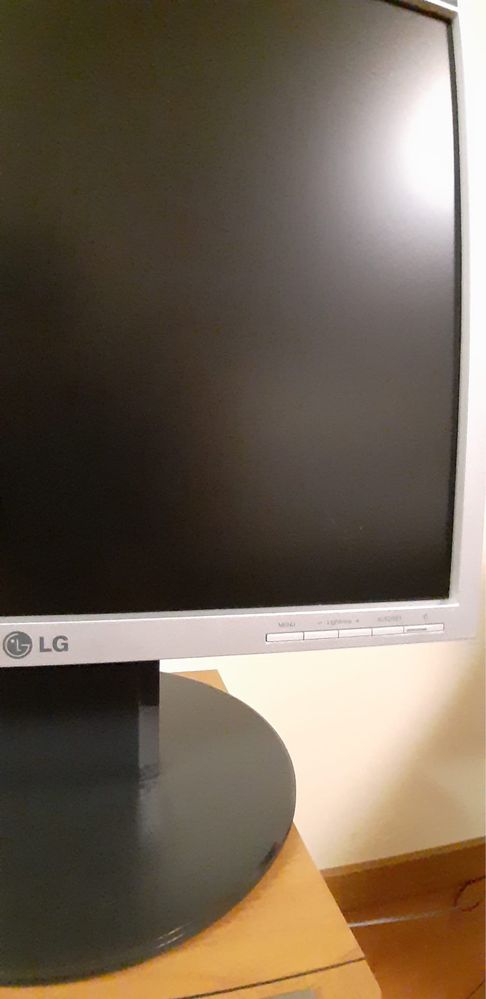 Monitor LG flatron