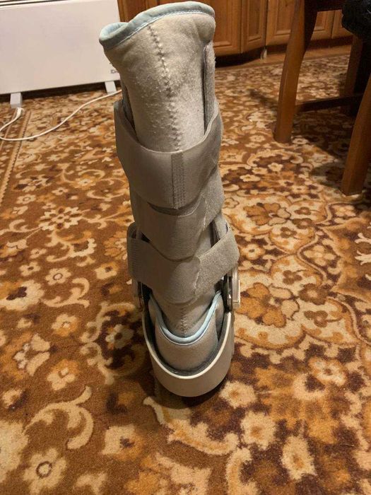 Ортопедичний чобіт