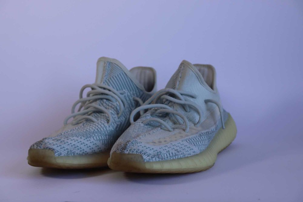 Ténis Yeezy Boost 350 V2 Cloud White Originais — Fatura do Colombo!