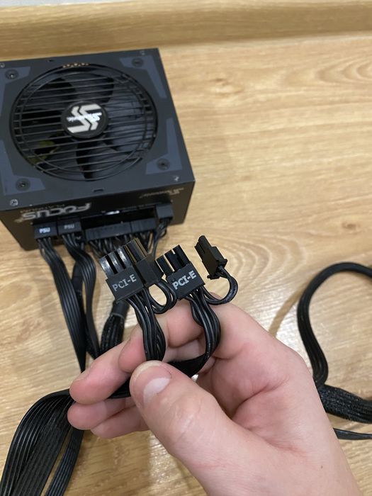 Блок питания Seasonic SSR-550PX (550W, 80+ Platinum)