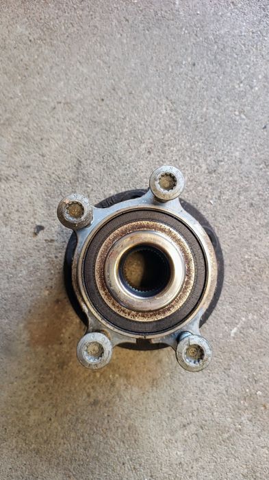 Piasta koła lewy przód Volvo S60 III / V60 II 2018-