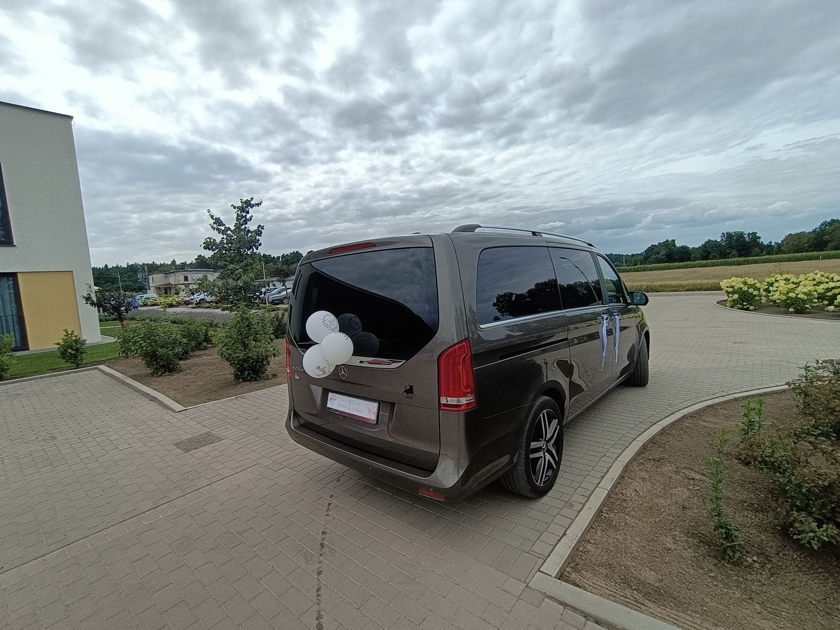 Auto do ślubu,okolicznościowy przewóz osób.