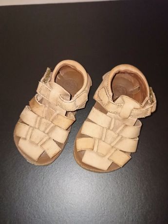 Sandálias de criança