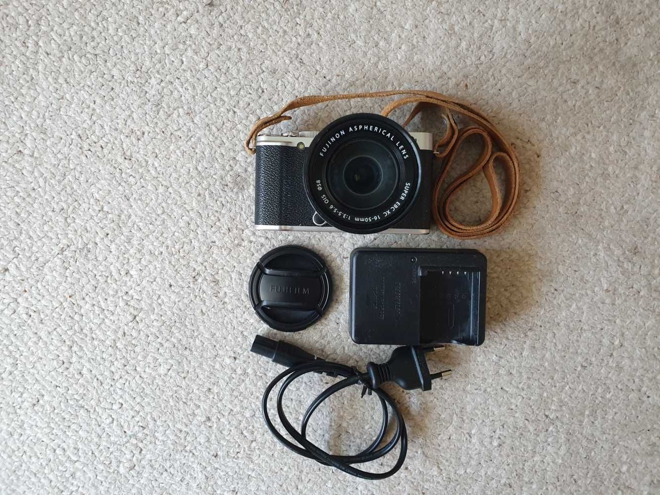 Aparat cyfrowy Fujifilm X-M1 z akcesoriami