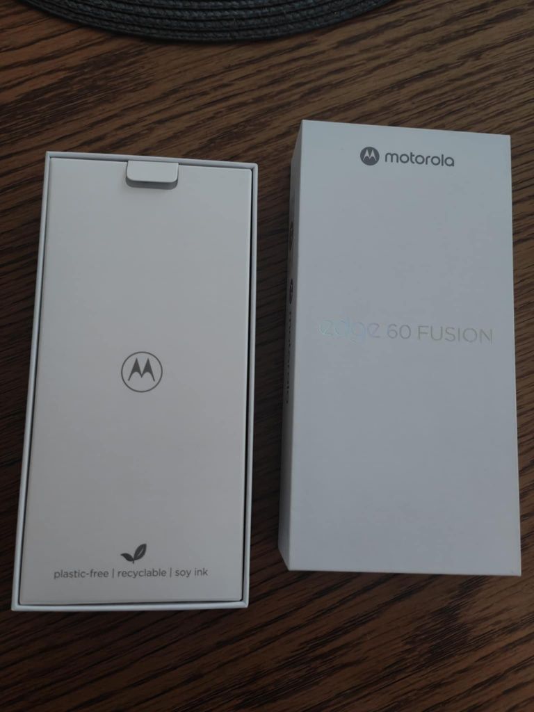 Sprzedam nowy telefon Motorola Edge 5G 60 Fusion