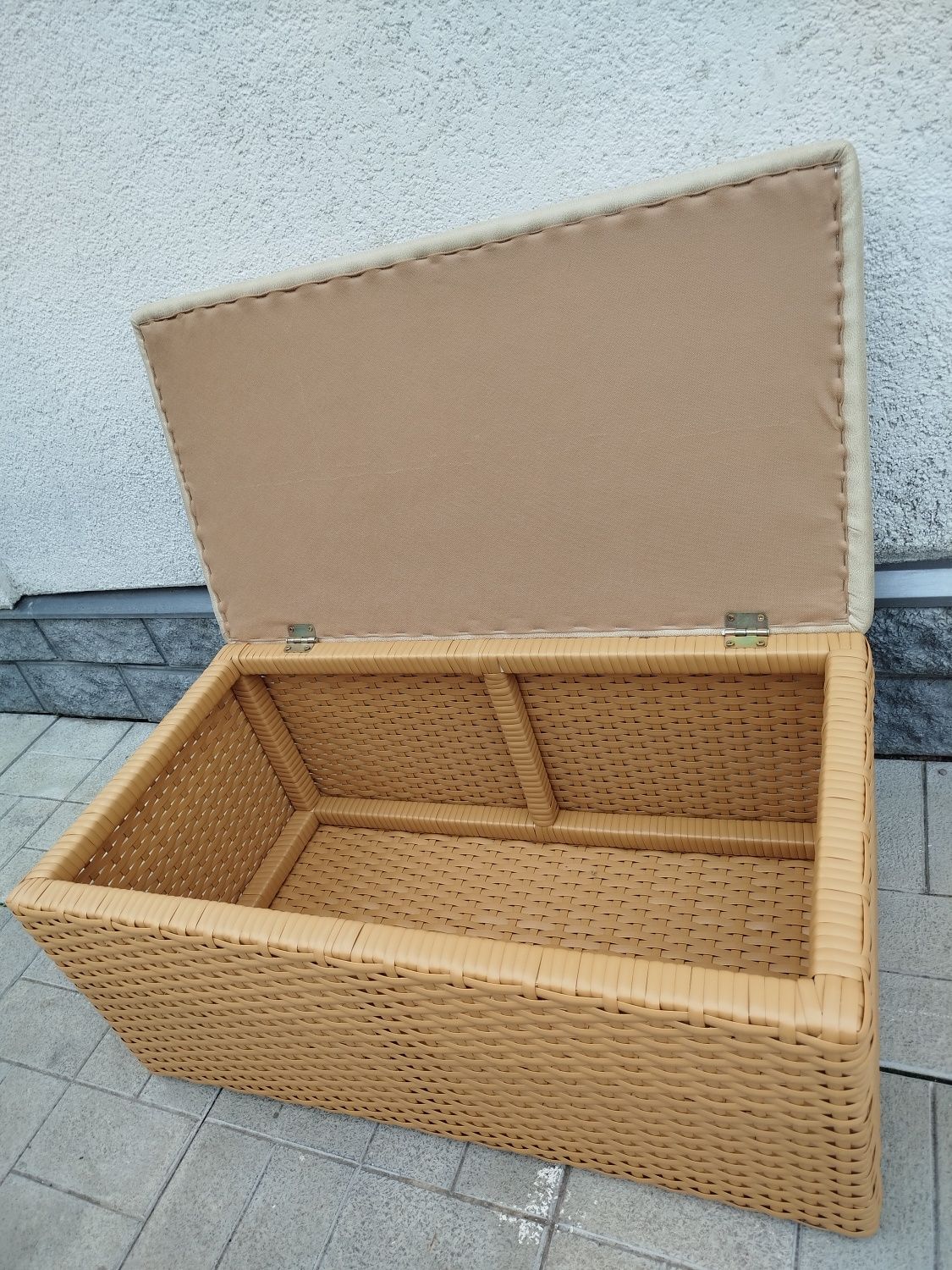 Скриня плетена з ротангу