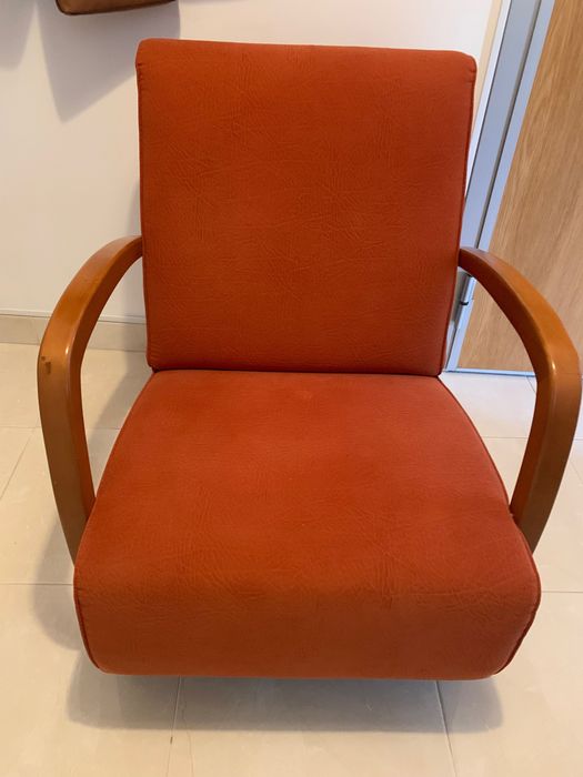 Dois cadeirões de loja de decoração.